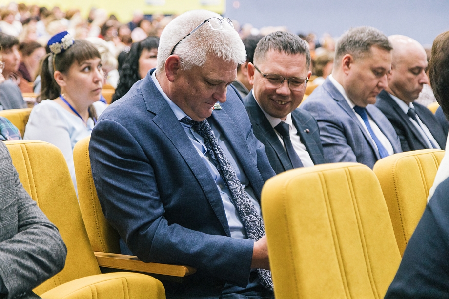 «Раньше было два-три человека на место, сейчас – полтора-два. Это связано с демографической ямой, в которую мы попали»