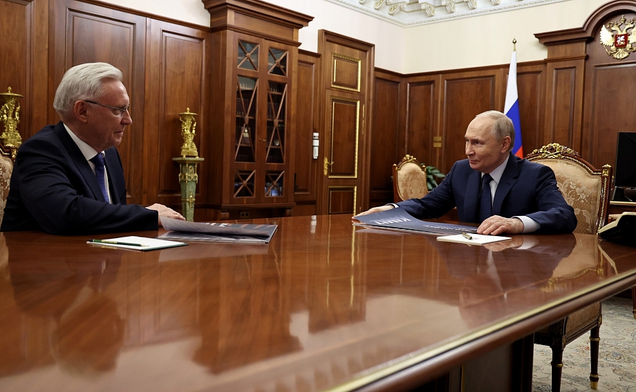 Путин: «Автопром проходит через непростые времена, но «КАМАЗ» справляется» 