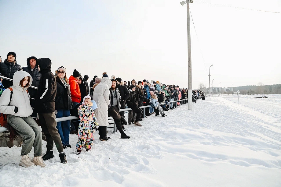 Фото: как челнинские дрифтеры гоняют на городском ипподроме