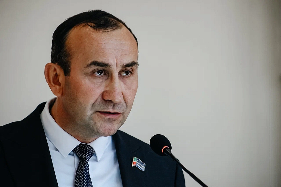 «Выступать после Наиля Гамбаровича все равно, что выйти, поблагодарить и сесть обратно на место»