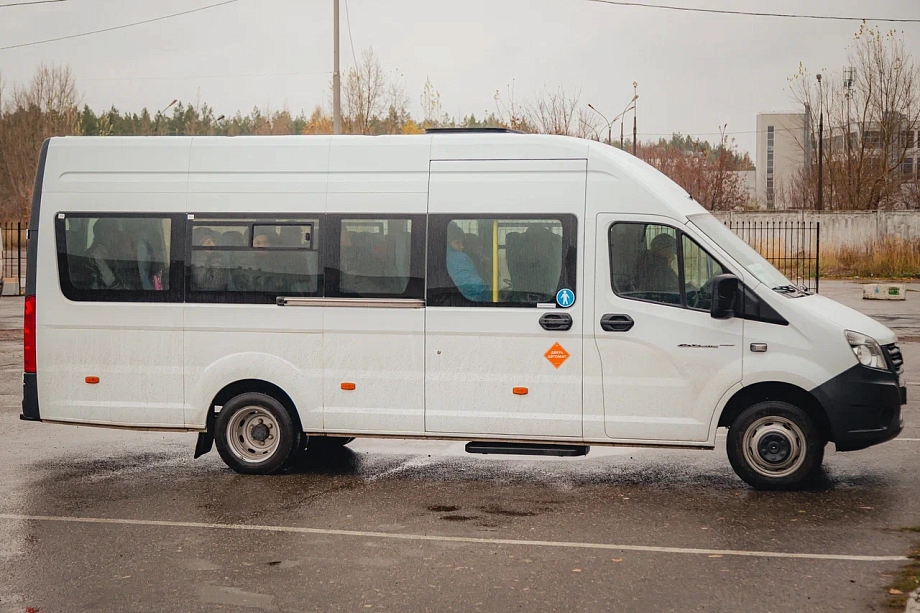 «Гармошки», газельки и НЕФАЗы – на чем перевозили челнинцев в разные годы (фото)