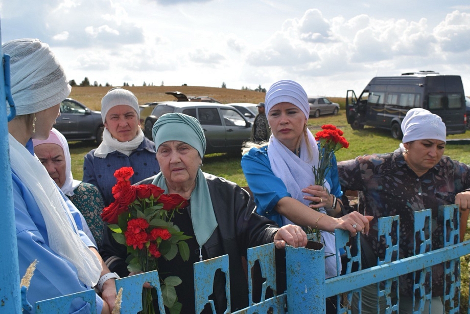 В Тукаевском районе простились с главой «Гиганта» Рифом Имамовым (фото)