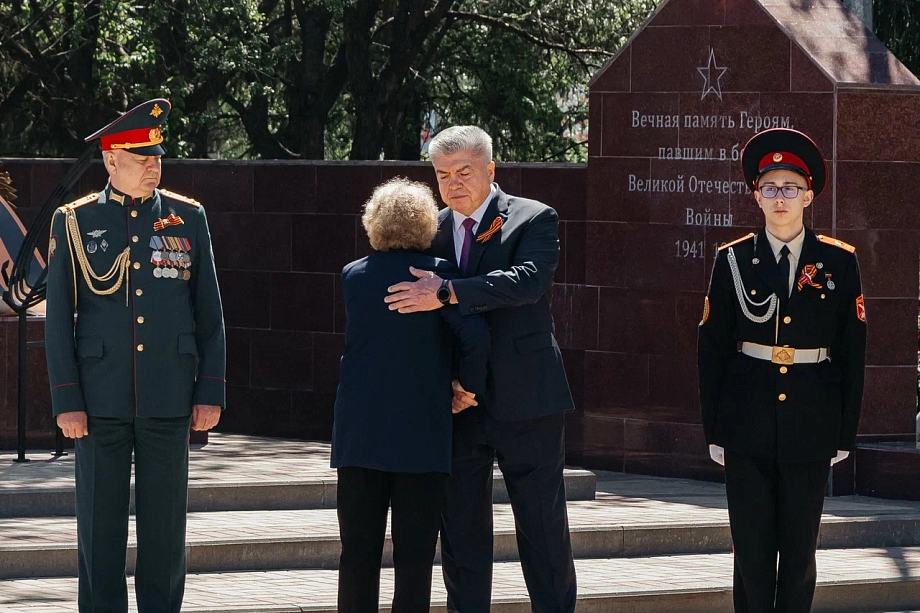 В Челнах торжественно открыли бюст Героя России Сергея Чебнева (фото)