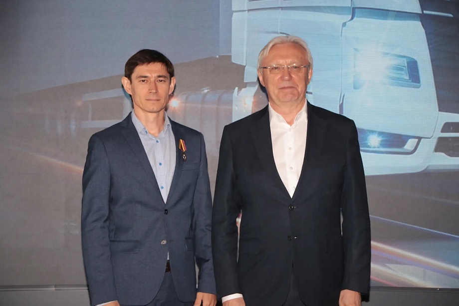 Минобороны России наградило полсотни сотрудников «КАМАЗа» 