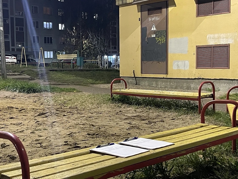 Стоят и днем, и вечером – как идет сбор подписей за пятидневку в Челнах (фото) Стоят и днем, и вечером – как идет сбор подписей за пятидневку в Челнах (фото)