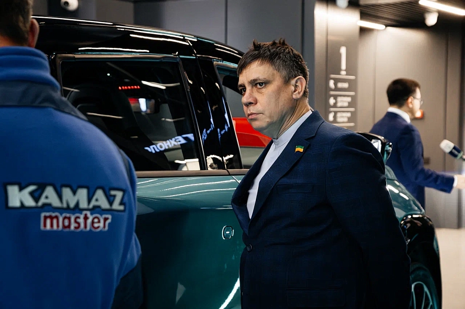 «На самом деле подобные авто разрабатывают около пяти лет. «Атом» создается четвертый год – это нормально»