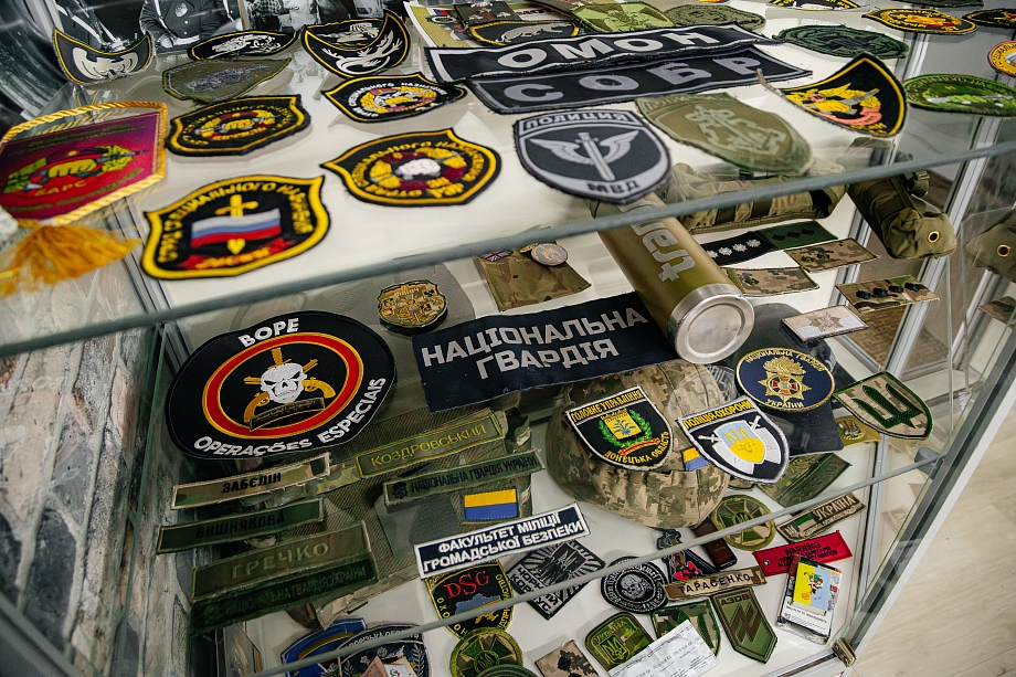 «К краповому берету могут прикасаться лишь те, кто имеет право его носить…и родственники погибшего» «К краповому берету могут прикасаться лишь те, кто имеет право его носить…и родственники погибшего»