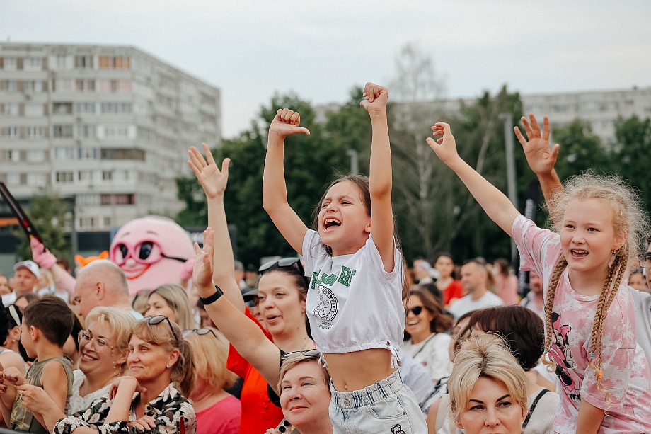 Фото: в Челнах прошел концерт со звездами шоу «Танцы» и Мигелем