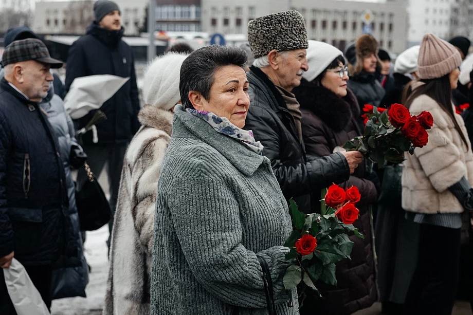 Фото: в Челнах почтили память первого руководителя города Раиса Беляева 