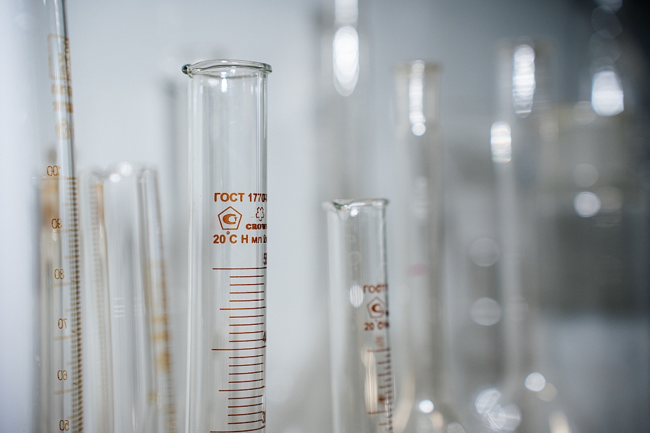 «Родители в детстве играли на льду этой реки. Сейчас ее в народе называют «химичкой». А еще она перестала замерзать при -25»