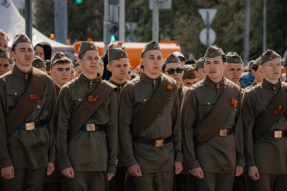 Фото: как прошел парад в честь 81-й годовщины Победы в Челнах