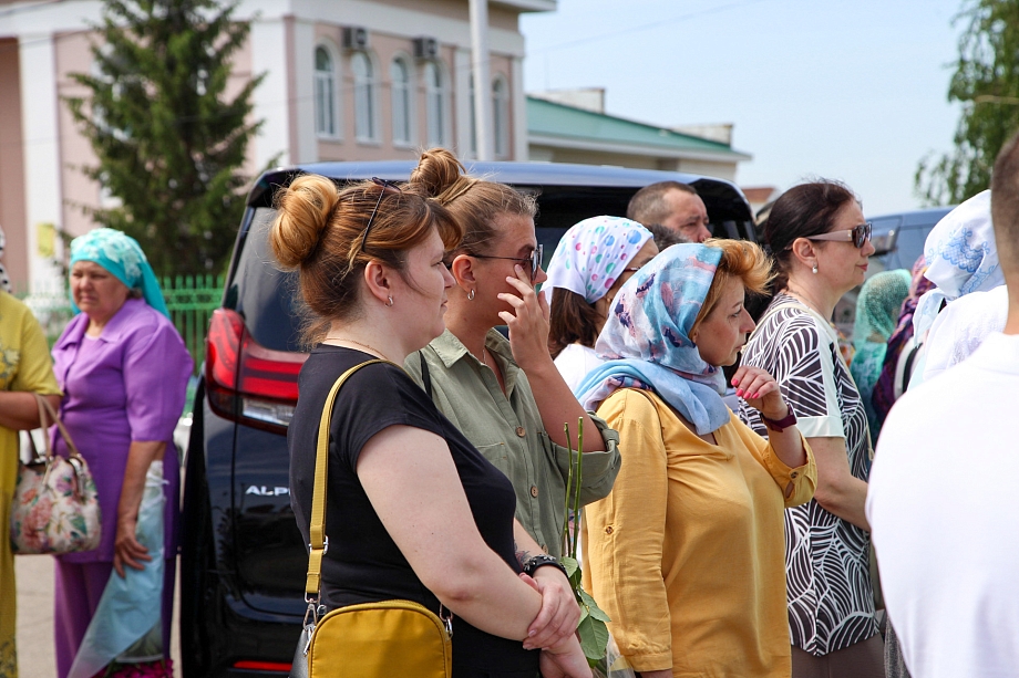 В Челнах прощаются с владелицей клиники «Здоровье» Сагдеевой (фото)