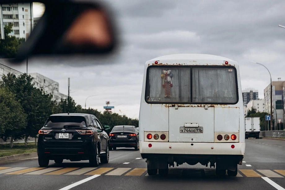 «Гармошки», газельки и НЕФАЗы – на чем перевозили челнинцев в разные годы (фото)