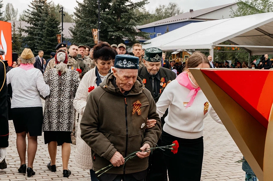 Минниханов: более пяти тысяч жителей Тукаевского района погибли на фронте
