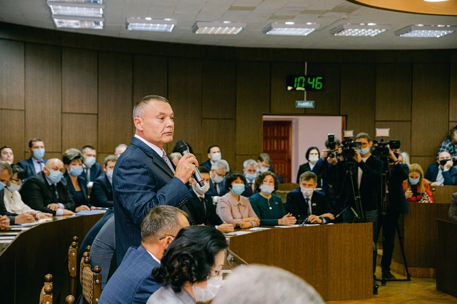 Государственные мужи Челнов: кто и как «прославил» горсовет автограда?