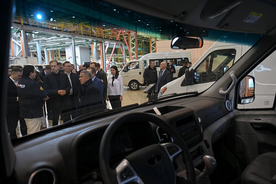 Мантуров и Минниханов запустили автопроизводство в Елабуге (фото)