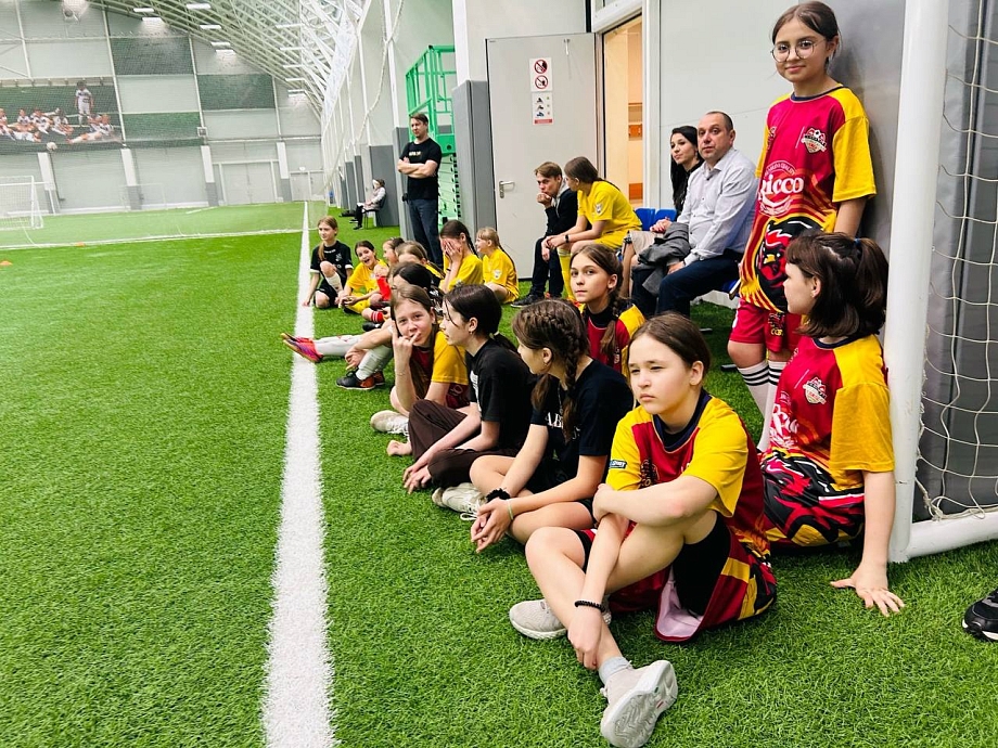 Эдуард Фаттахов: в Челнах стартовал 11-й сезон Школьной футбольной лиги Эдуард Фаттахов: в Челнах стартовал 11-й сезон Школьной футбольной лиги