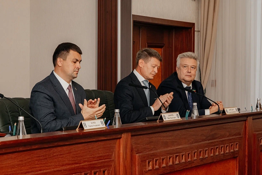 «Выступать после Наиля Гамбаровича все равно, что выйти, поблагодарить и сесть обратно на место»