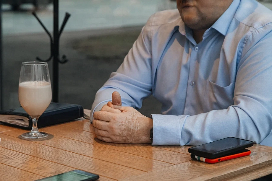 «Город меня удивил. Даже в тот момент, когда я впервые его увидел: парки разбиты, все выглядело серым и мрачным...»