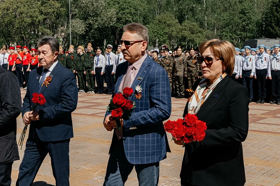 В Челнах торжественно открыли бюст Героя России Сергея Чебнева (фото)