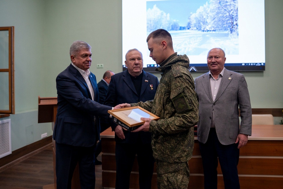Наиль Магдеев навестил в Москве раненых бойцов