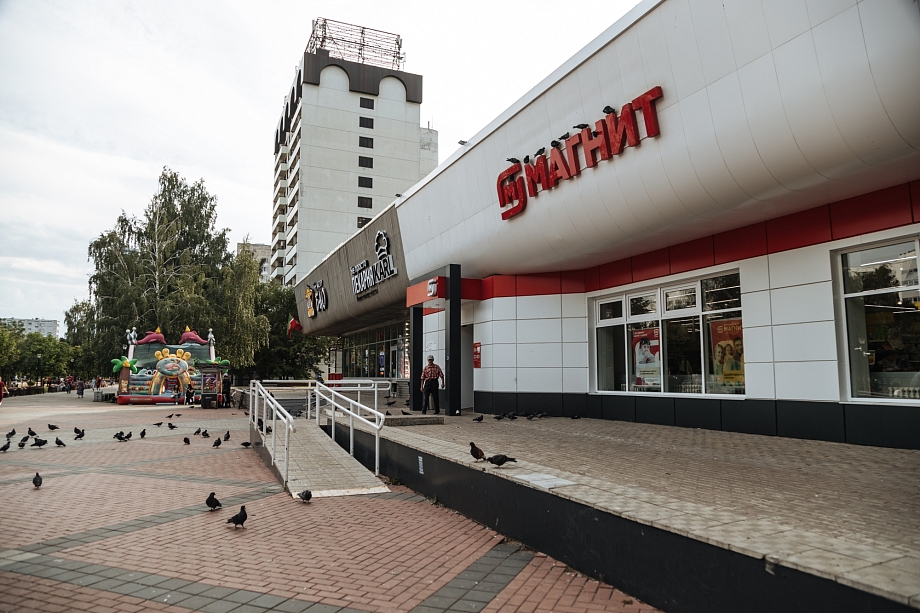Фото: как продуктовый ритейл занимает невостребованные площади в Челнах