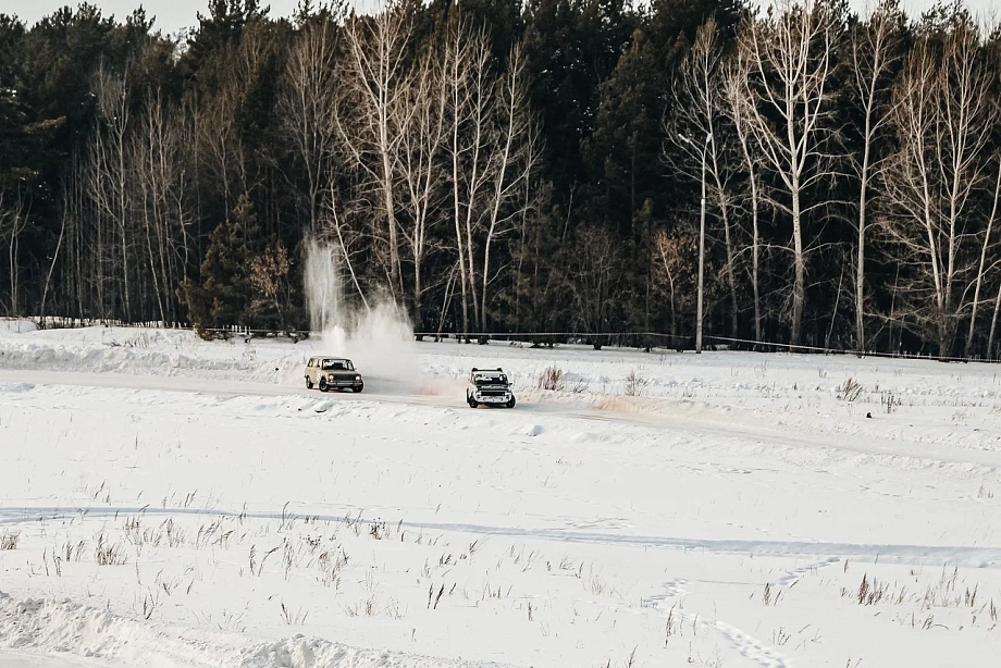 Фото: как челнинские дрифтеры гоняют на городском ипподроме