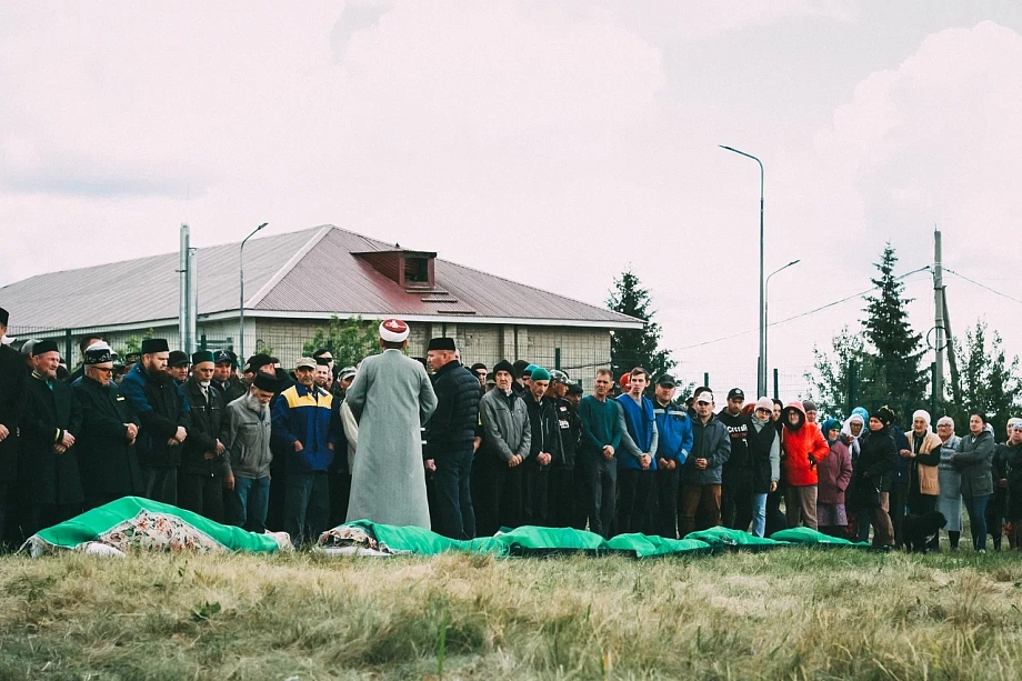 «Трупы были сильно повреждены огнем.  От матери остался лишь фрагмент туловища в обугленном состоянии»