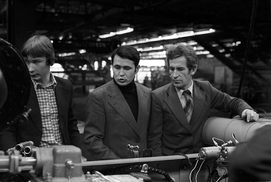 «ГАЗ купили у Ford. Волжский автозавод проектировал Fiat. Опыта не было. Тем не менее, было решено делать своими силами»