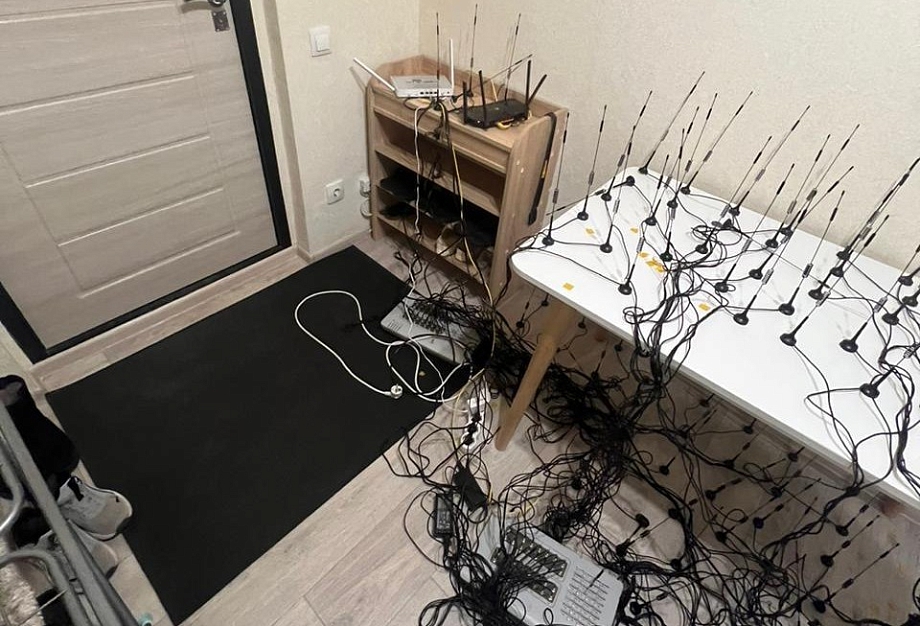 «Операторов сим-боксов, с учетом того, что львиная доля звонков – из Украины, я бы расценивал как изменников Родины»