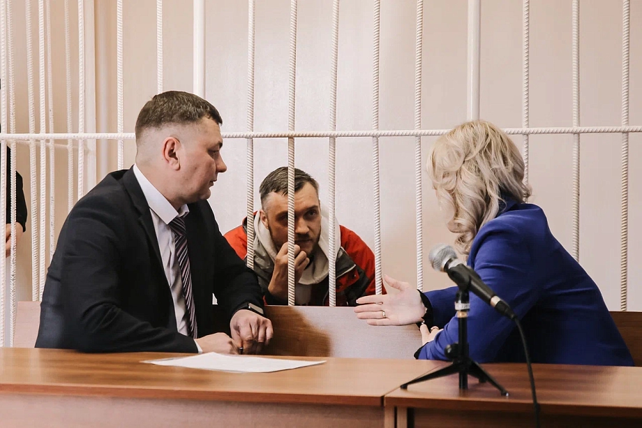«Больше, чем он уже сказал, у следствия не найдется никаких улик. Он и так дал признательные показания, покаялся»