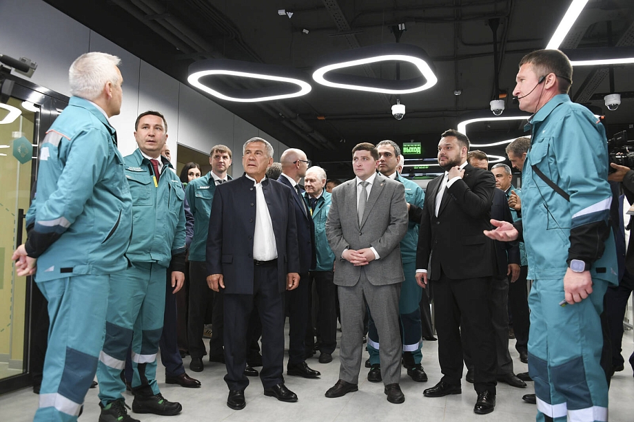 Фото: Рустам Минниханов по случаю Дня химика посетил Нижнекамск 