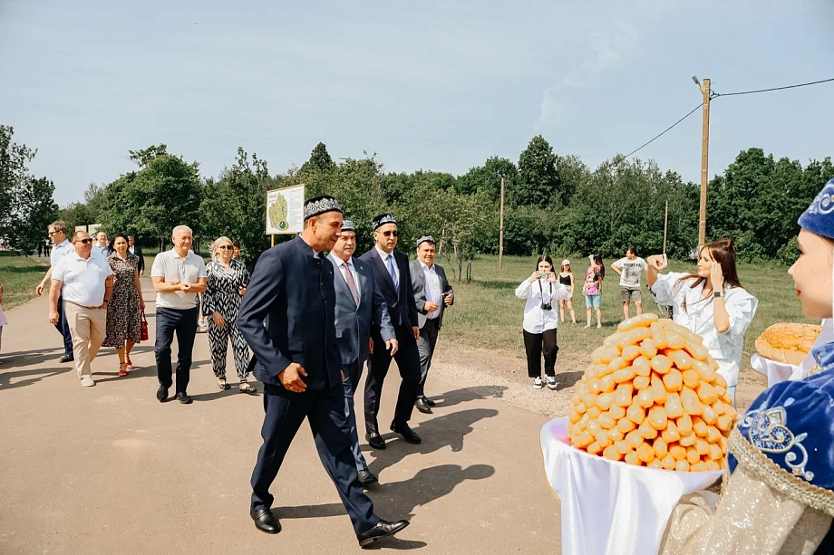 Ханифов, Салахов, Мингазов – кто приехал на Сабантуй в Тукаевский район