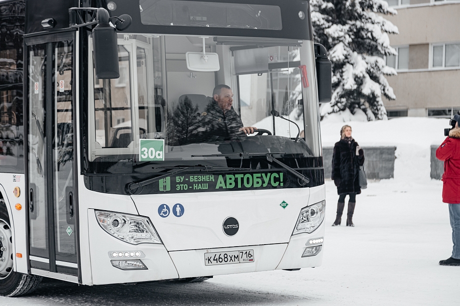 «Какие машины наш автопром выпускает – это вопрос не к нам, не мы их делаем! Ну разве можно называть их «душегубками»?!» «Какие машины наш автопром выпускает – это вопрос не к нам, не мы их делаем! Ну разве можно называть их «душегубками»?!»