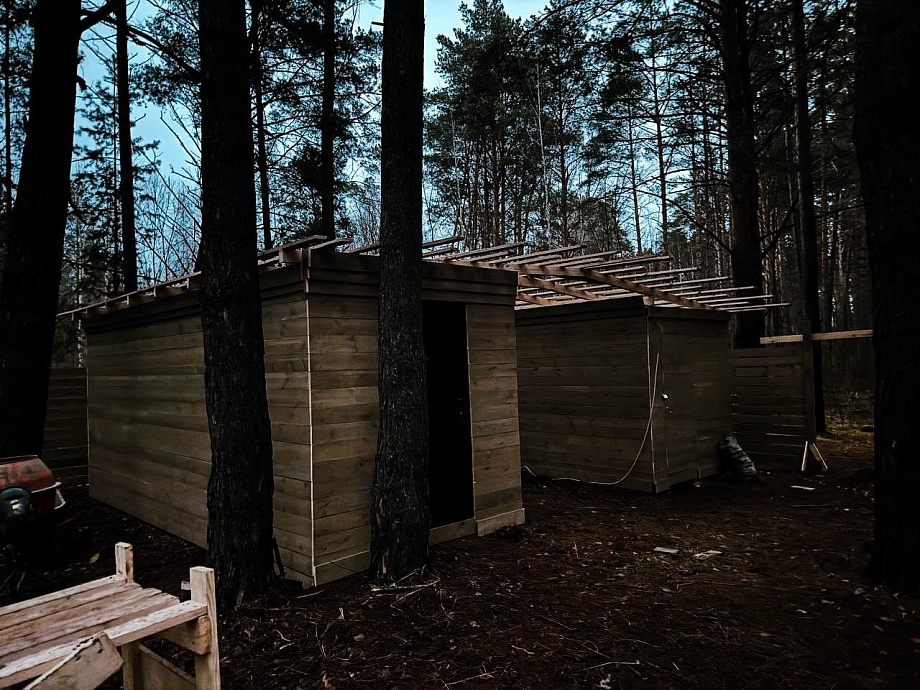 В парке Челнов возводят первые вольеры парка альпак В парке Челнов возводят первые вольеры парка альпак