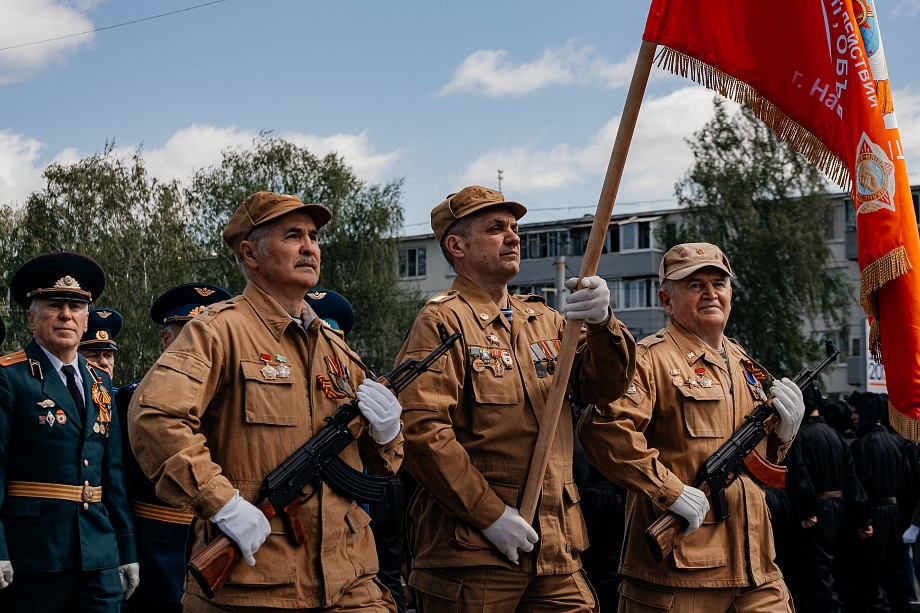 Фото: как прошел парад в честь 81-й годовщины Победы в Челнах