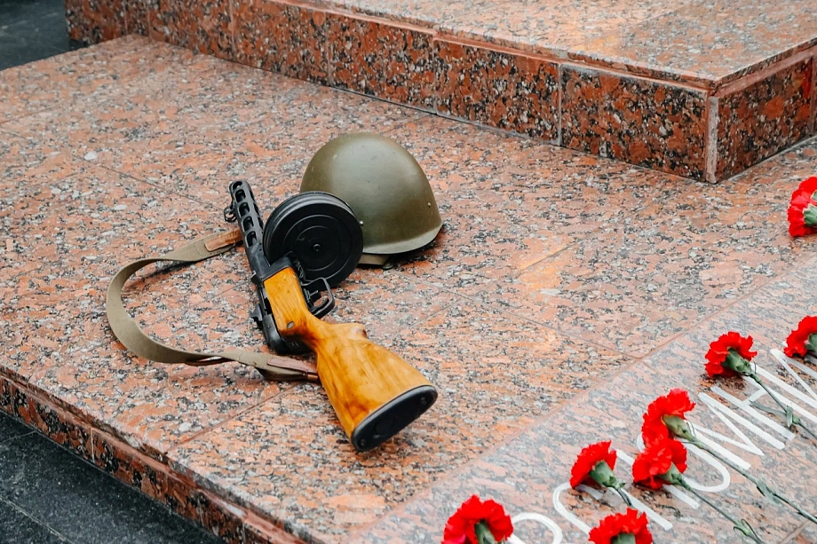 Фото: в Челнах в День памяти и скорби зажгли сотни свечей