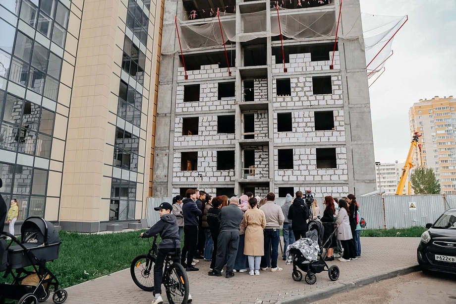 «Загорись одна стена - все вспыхнет. Те, кто это построил, руководствовались одним - прибылью»
