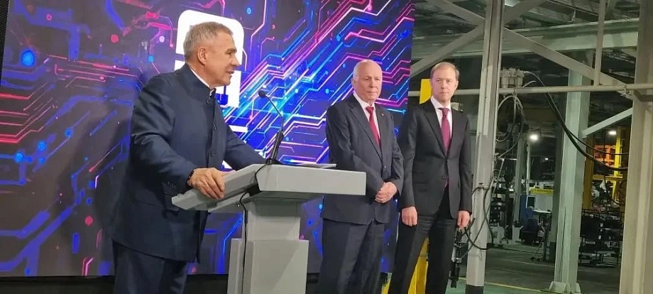 Мантуров и Минниханов открыли новый завод «КАМАЗа» по выпуску мостов