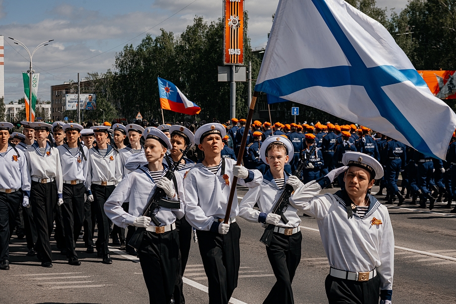 Фото: как прошел парад в честь 81-й годовщины Победы в Челнах