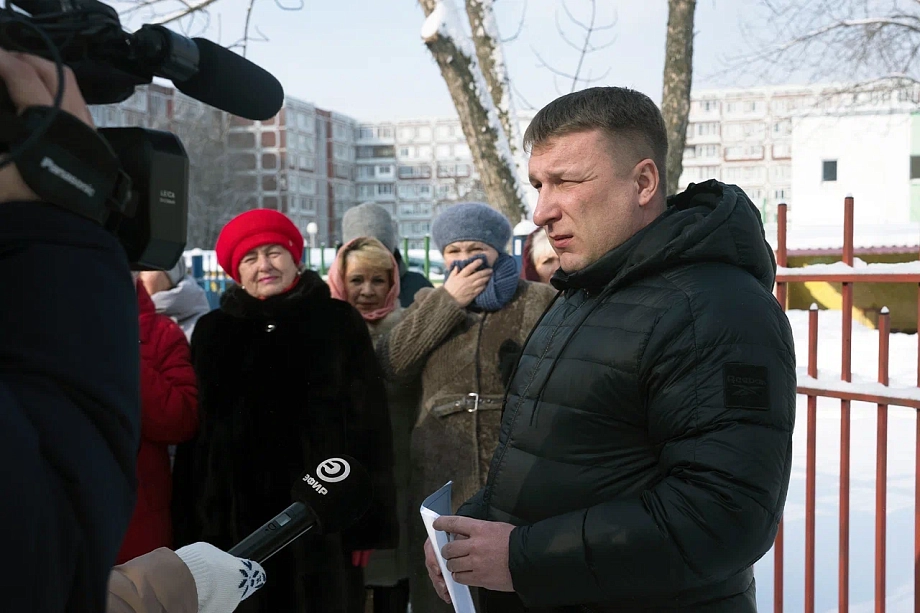 «Куда смотрят наши депутаты?! Жириновского нет, он бы всем сказал. Не дадим поставить вышку!»