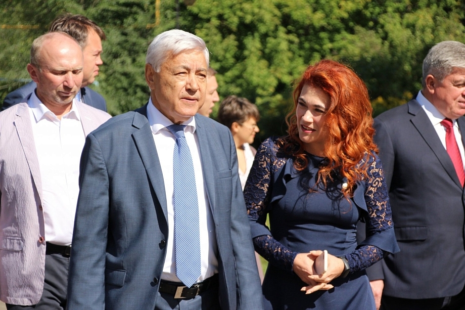 «Человек‑эпоха», «патриарх политики» – как Мухаметшина провожают с поста