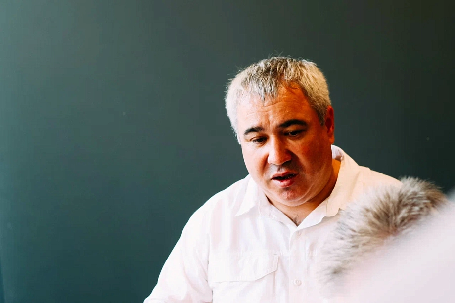 «У директора сложилось предвзятое отношение ко мне. Он начал меня терроризировать, говорить: «Увольняйтесь». «У директора сложилось предвзятое отношение ко мне. Он начал меня терроризировать, говорить: «Увольняйтесь».