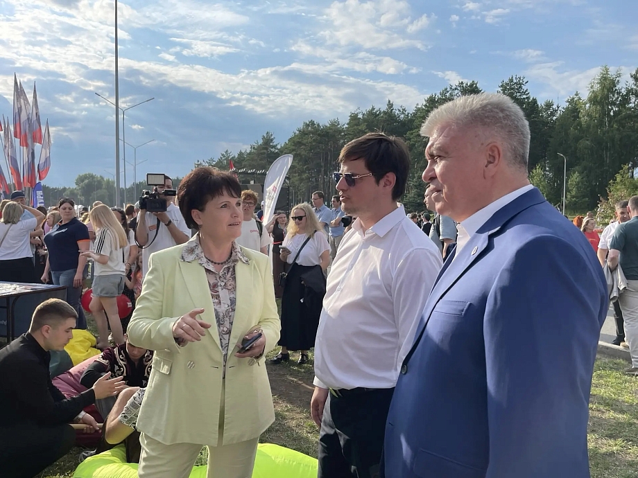 День молодежи в Челнах: парни в розовом, гендер-пати от Мии Бойки и «особый дух»