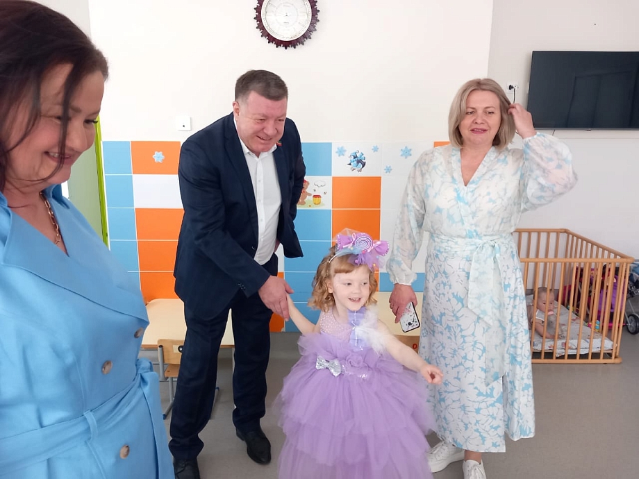 Депутат Марсель Мингалимов посетил Дом ребенка (фото)