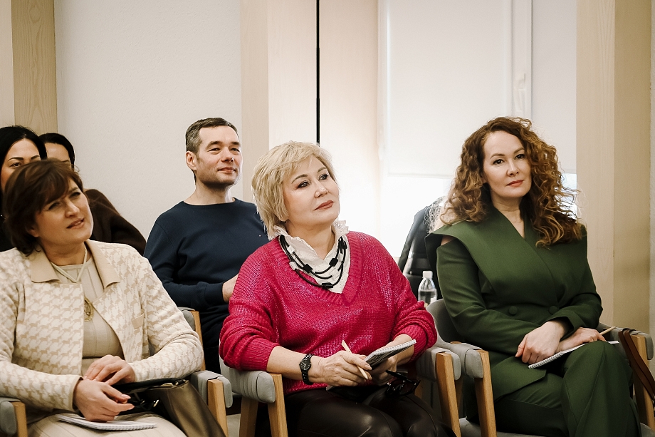 Дарина и Гомберг начали проект с Ваславского