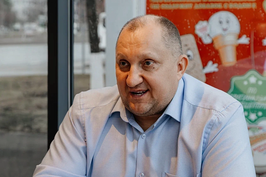 «Город меня удивил. Даже в тот момент, когда я впервые его увидел: парки разбиты, все выглядело серым и мрачным...»