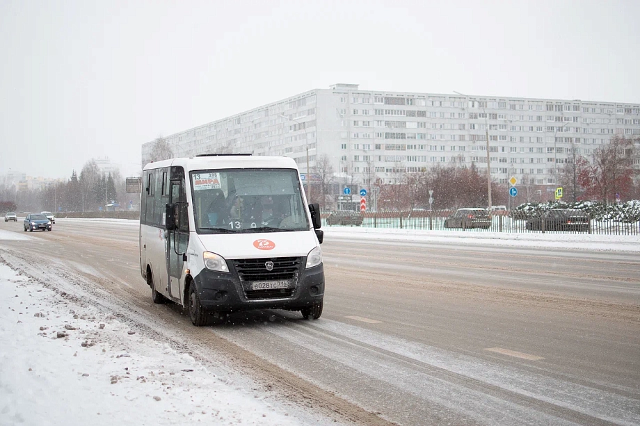 «Гармошки», газельки и НЕФАЗы – на чем перевозили челнинцев в разные годы (фото)
