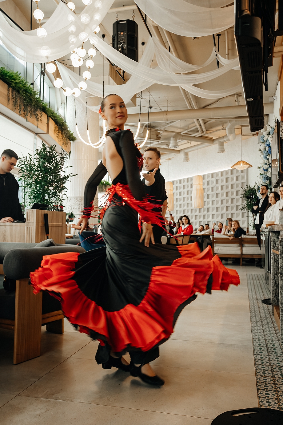 Гараев на бизнес-завтраке Дариной: «Ужаться и забыть про сверхприбыль»