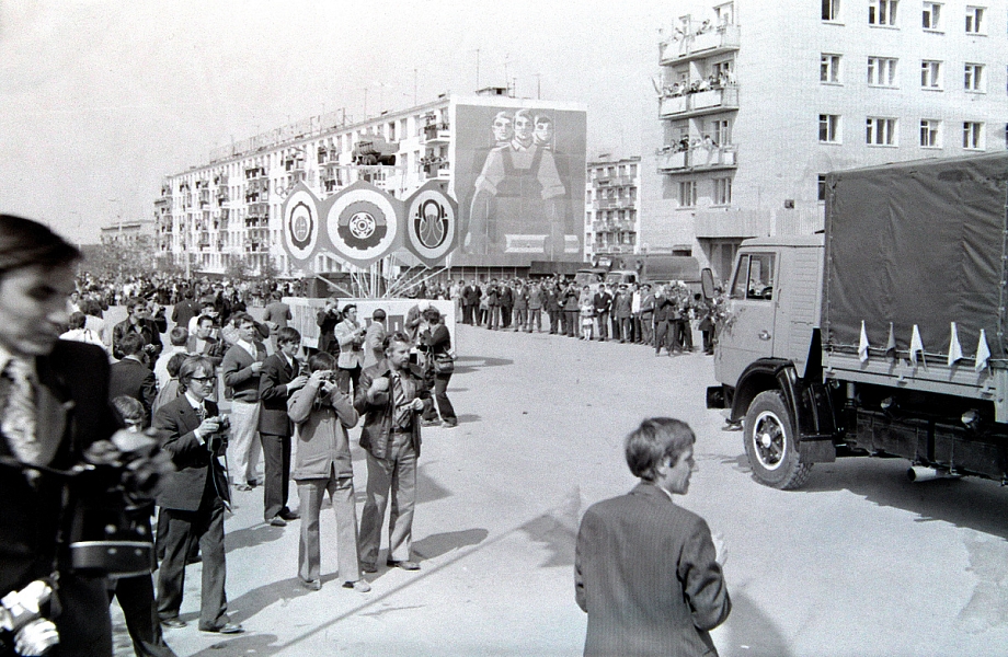 Как в Челнах отмечали Первомай 50 лет назад (фото)